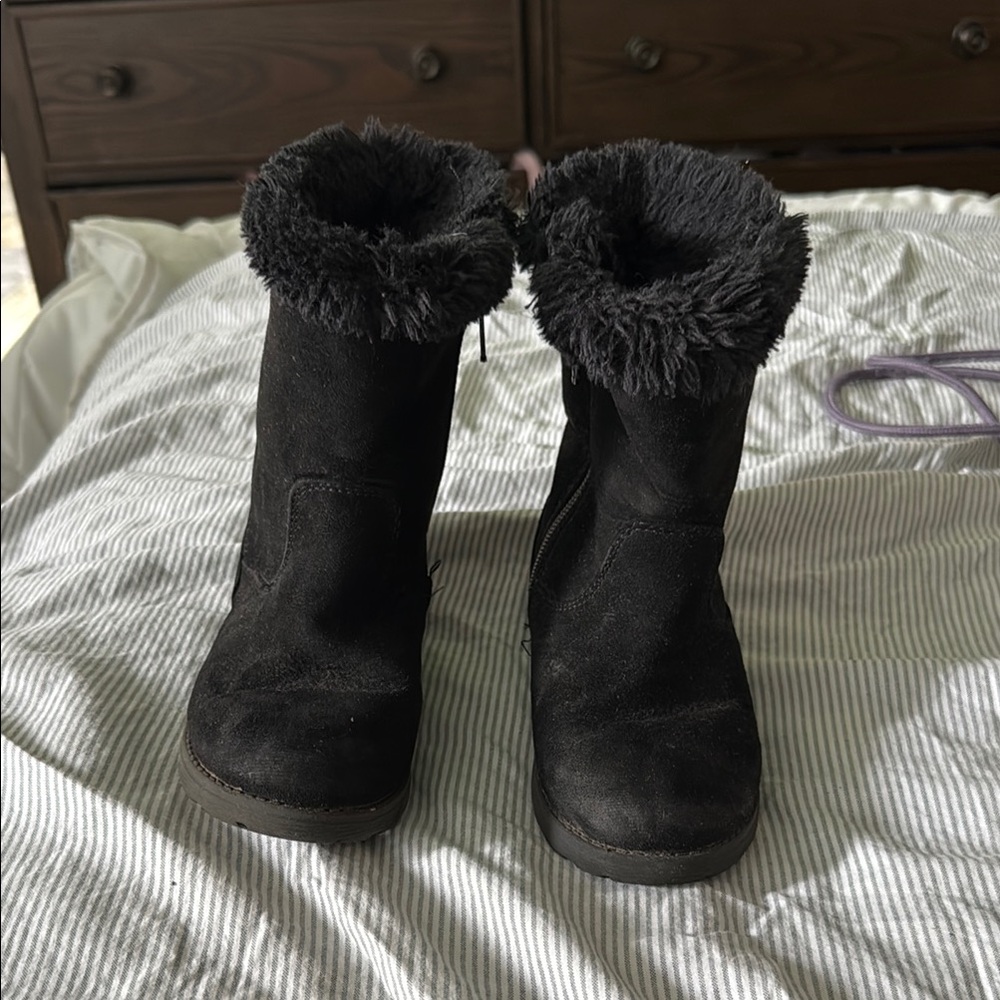 Cat & Jack Black Winter Boots with Fur Trim